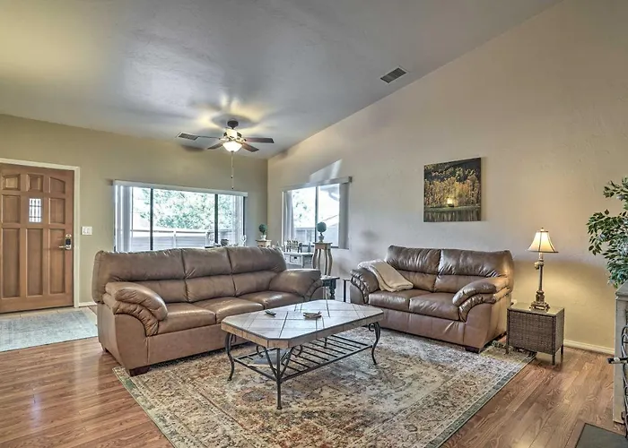 Pet-friendly Townhome W/ Fireplace! * Prescott