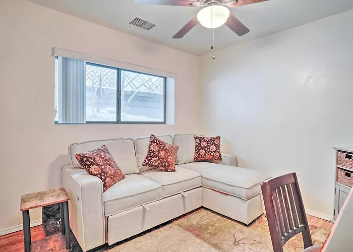 Pet-friendly Townhome W/ Fireplace! Prescott