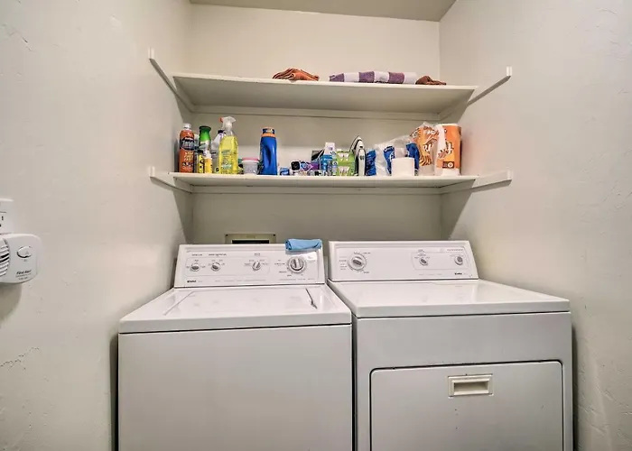 Pet-friendly Townhome W/ Fireplace! Ferienhaus