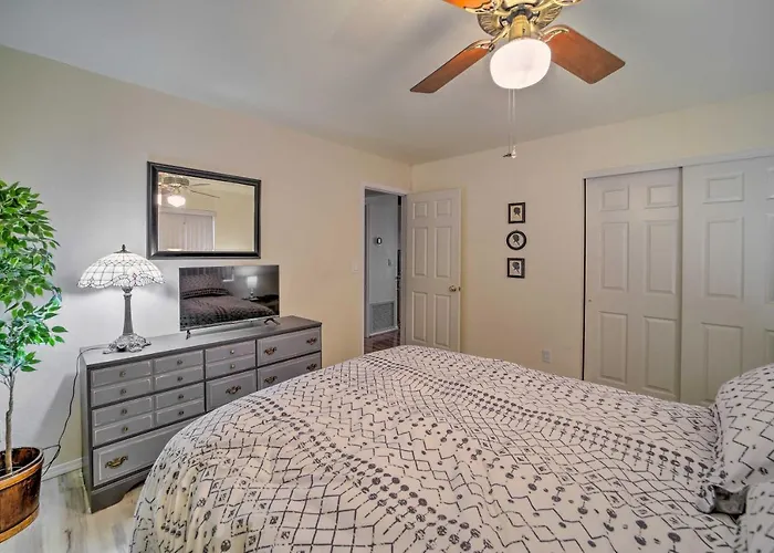 Pet-friendly Townhome W/ Fireplace! Ferienhaus