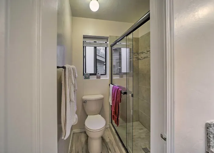 Pet-friendly Townhome W/ Fireplace! Ferienhaus *