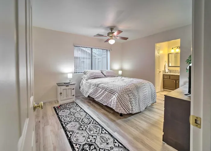 Pet-friendly Townhome W/ Fireplace! Ferienhaus