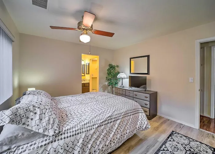Pet-friendly Townhome W/ Fireplace! Ferienhaus *