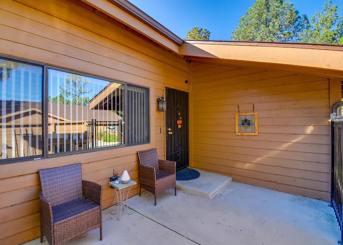 Pet-friendly Townhome W/ Fireplace! Ferienhaus