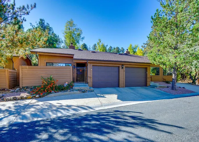 Ferienhaus Pet-friendly Townhome W/ Fireplace! *